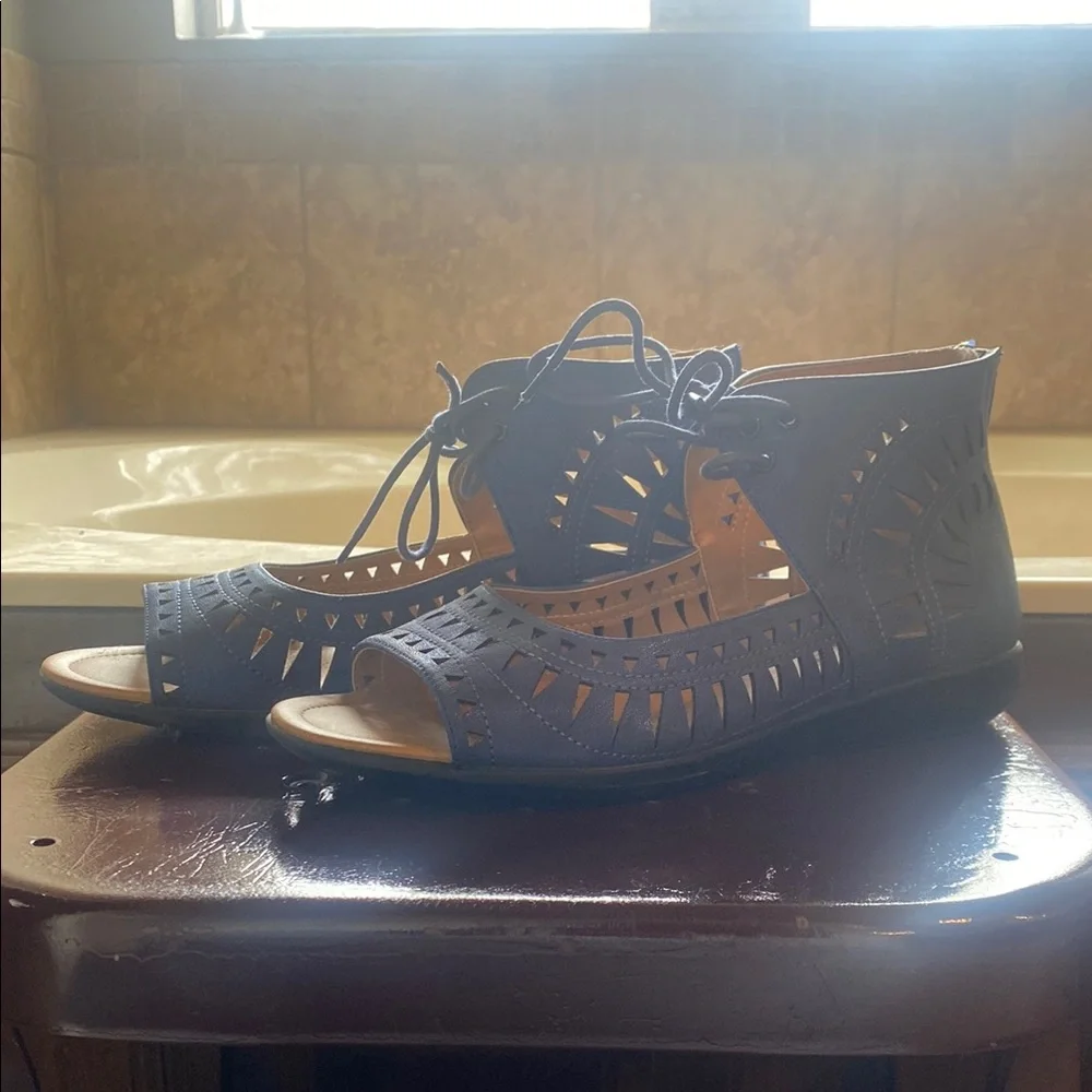 Comfortview. Women's Cutout Sandals - Navy. Size 10 - Picture 4 of 11